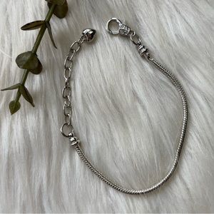 Silver tone chain beacelet